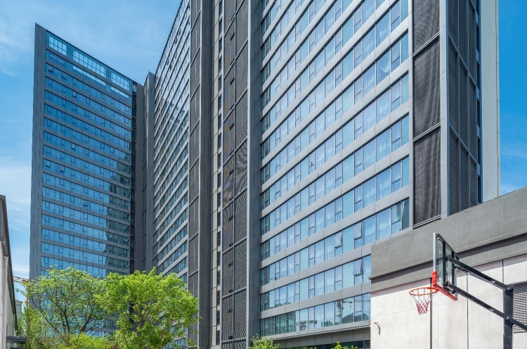 长租立送3个月 全新家具 拎包入住 全景落地窗 视野采光好 轻奢一居