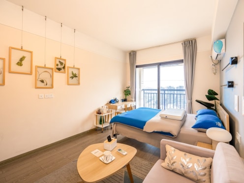 独栋·龙湖冠寓 成都西宸原著店 【双十一特惠 1月起租】学生长租优选！精装阳台房！落地窗！可月付！近金牛公园 开间