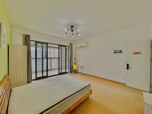 合租·保利观湖国际 5居室 南卧