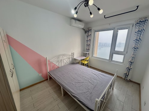 合租·翡丽湾花园南区 5居室 南卧