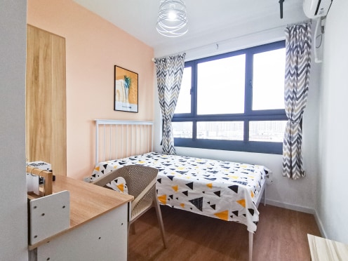 合租·龙湖狮山天街生活广场三期 5居室 北卧