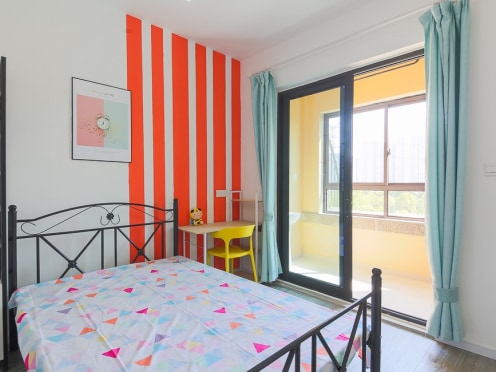 合租·正荣国领 5居室 南卧