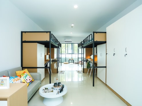 独栋·泊寓 阳山店 【企业首选-多人宿舍】-  独立楼栋管理·楼道全方位监控·24H门禁·押一付一·朝南房间！ 开间