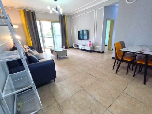 独栋·隋巢公寓 蓉铁花园店 精装套三 面积很大 地铁口100米 没有中介费 3室2厅