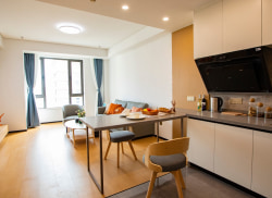 独栋·吾珈人才公寓 天空树2店 【特惠】大学生补贴，区补可享！家电全配，月付，押一付一，民水民电 1室1厅_绿地天空树北区租房