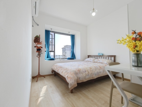 合租·金沙湖畔 4居室 东南卧