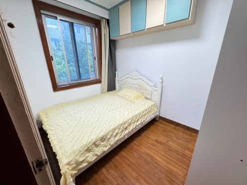 合租·彩香路10号 4居室 南卧