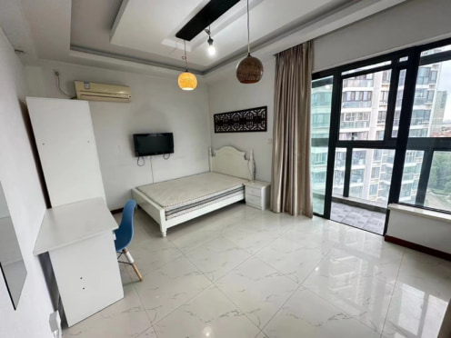 合租·加城花园 5居室 南卧