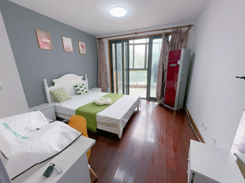 合租·新未来花园泊爵 5居室 南卧