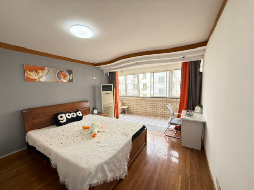 合租·富华苑 4居室 南卧