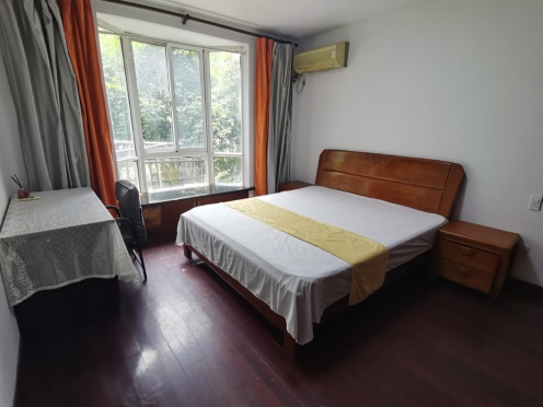 合租·华韵花园 4居室 南/北卧