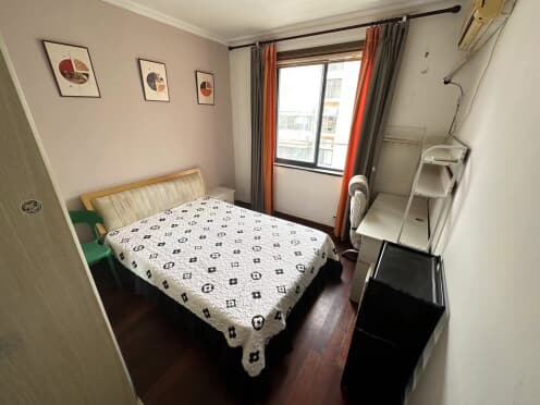 合租·金湖阁 4居室 东/北卧