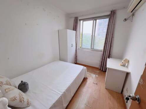 合租·湖岸名家南区 4居室 北卧