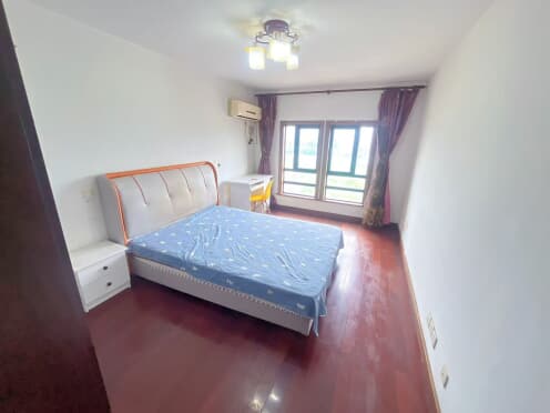 合租·公园天下 5居室 南卧