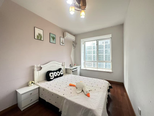 合租·四季新家园 5居室 北卧