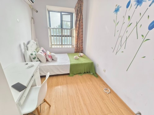 合租·新娄花园 5居室 南卧