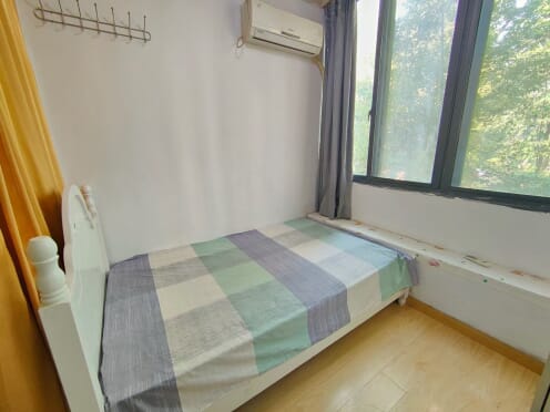 合租·中海星湖国际 6居室 西南卧