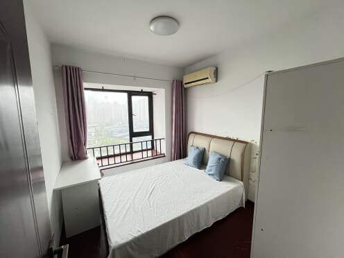 合租·合景峰汇四期 5居室 北卧