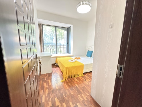 合租·中海湖滨一号 5居室 北卧