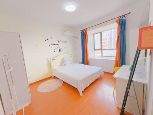 合租·新娄花园 4居室 南卧