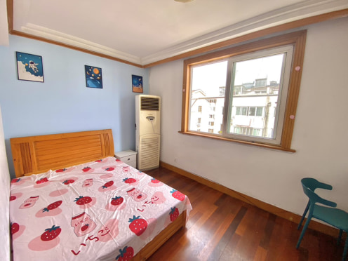 合租·东港新村 4居室 复式 北卧