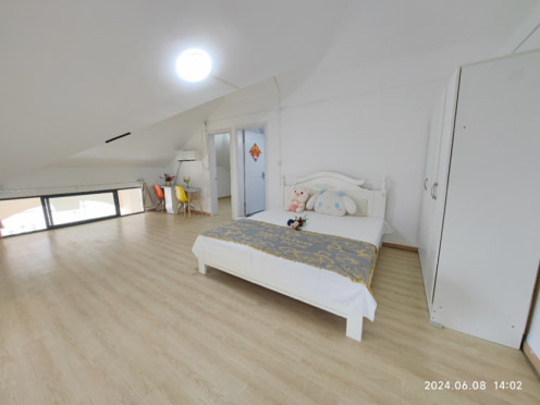 合租·尹山湖景花园一期 5居室 南卧