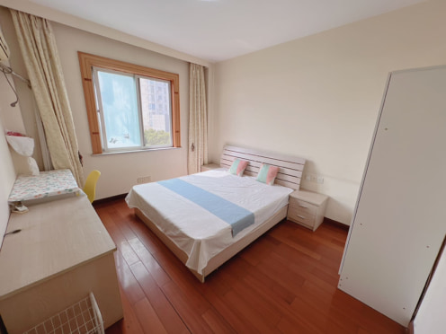 合租·苏港大厦 4居室 南卧