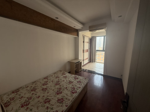 合租·兴华嘉天下 5居室 南卧