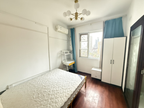 合租·铂金天地 4居室 南卧