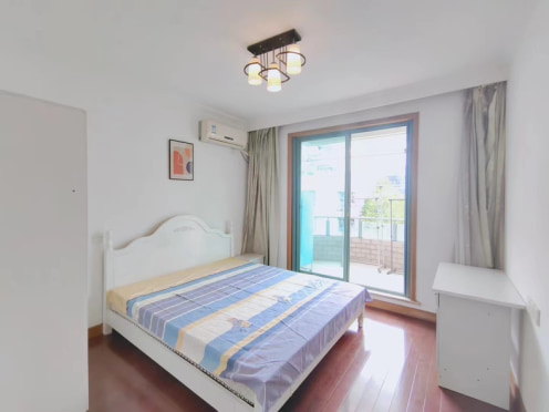 合租·格林花园 5居室 南卧