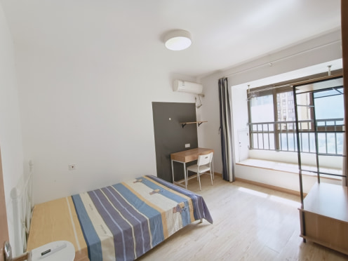 合租·苏高新天之运 5居室 南卧