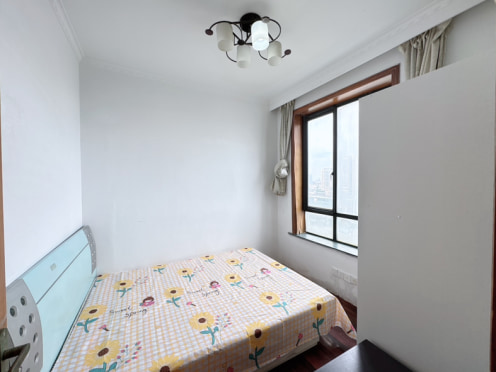 合租·嘉业阳光城 5居室 西卧