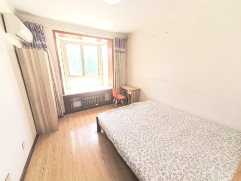 合租·东方花园 5居室 南卧