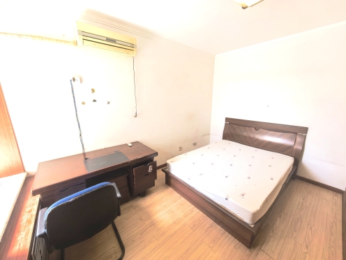 合租·东方花园 5居室 南卧