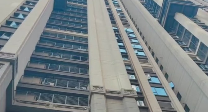 建发央著