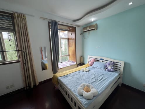 合租·金色花园一期 5居室 南卧