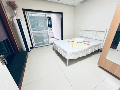 合租·长融一代天骄 4居室 南卧