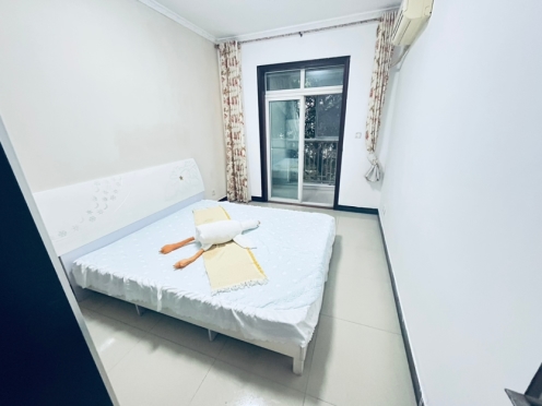 合租·长融一代天骄 4居室 南卧