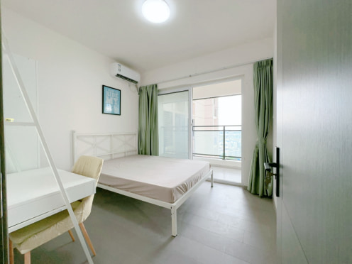 合租·隆鑫印象东方 5居室 东南卧