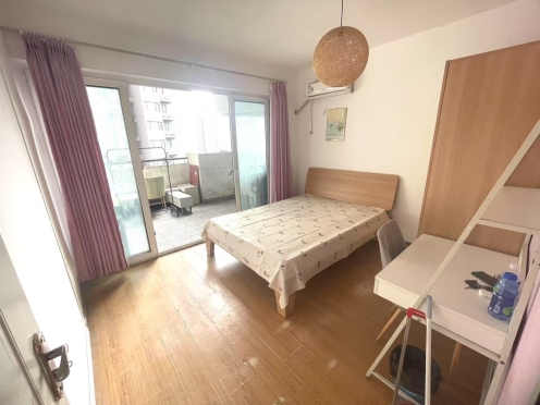 合租·蓝光凯丽香江 5居室 南卧