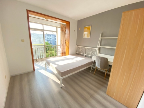 合租·润新花园二期 3居室 南卧