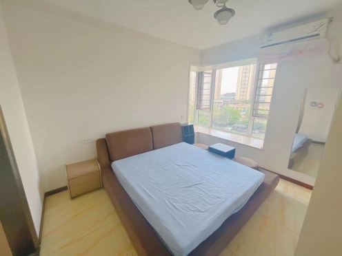 合租·比华利国际城二期 5居室 东南/南卧