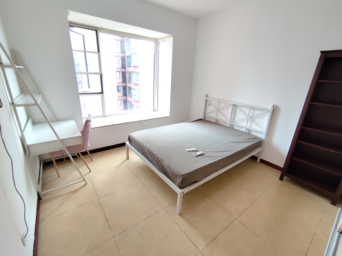 合租·比华利国际城三期 5居室 南卧