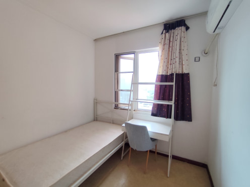 合租·比华利国际城三期 5居室 南卧