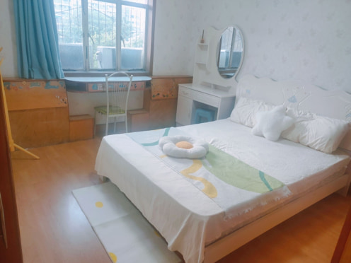 合租·小天公寓 4居室 南卧