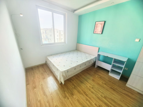 合租·润新花园二期 5居室 南卧