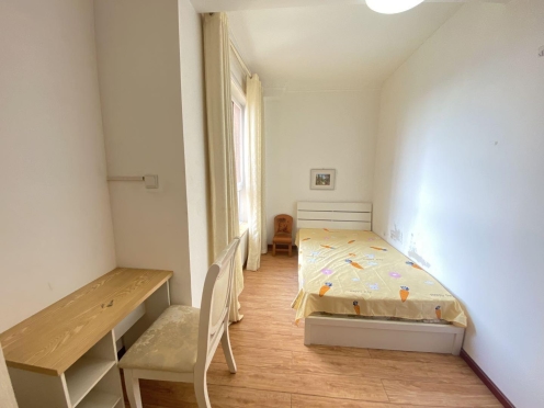 合租·阳光春天 5居室 南卧