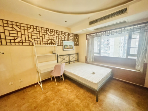 合租·蓝光凯丽香江 4居室 南卧