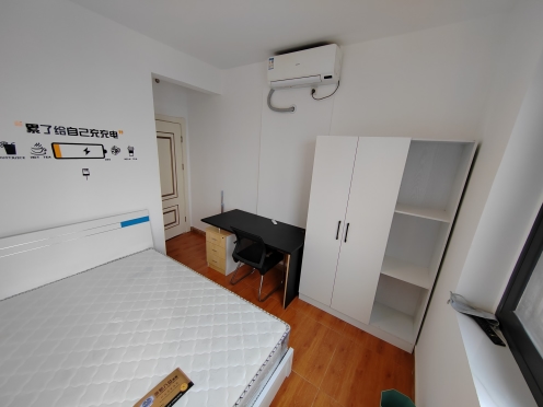 合租·美泉悦府 5居室 南卧