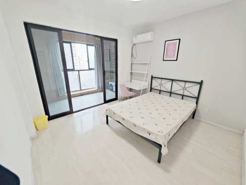 合租·丽都世家B区 4居室 南卧